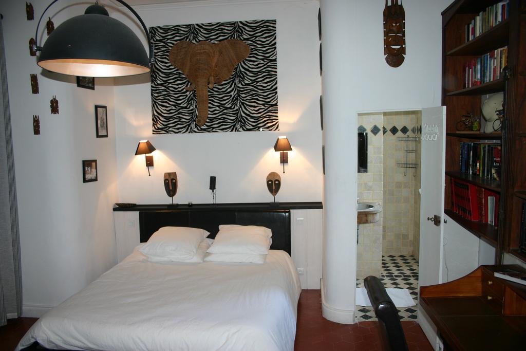 Les Routes Du Monde Bed & Breakfast Saint-Genies-de-Comolas Room photo